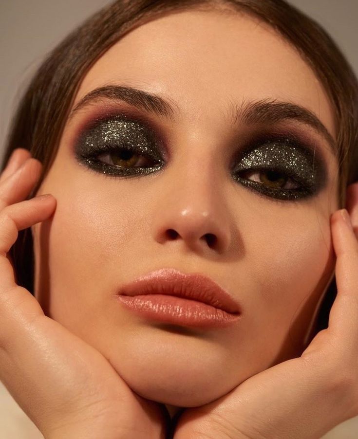 Eyeshadow: The Do’s, Don’ts, And How to Use it Like A Pro