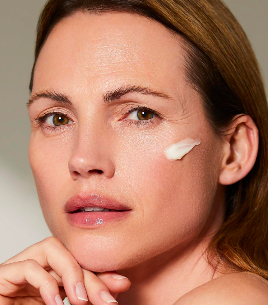 5 Makeup Tips to Look Younger in Your 50s