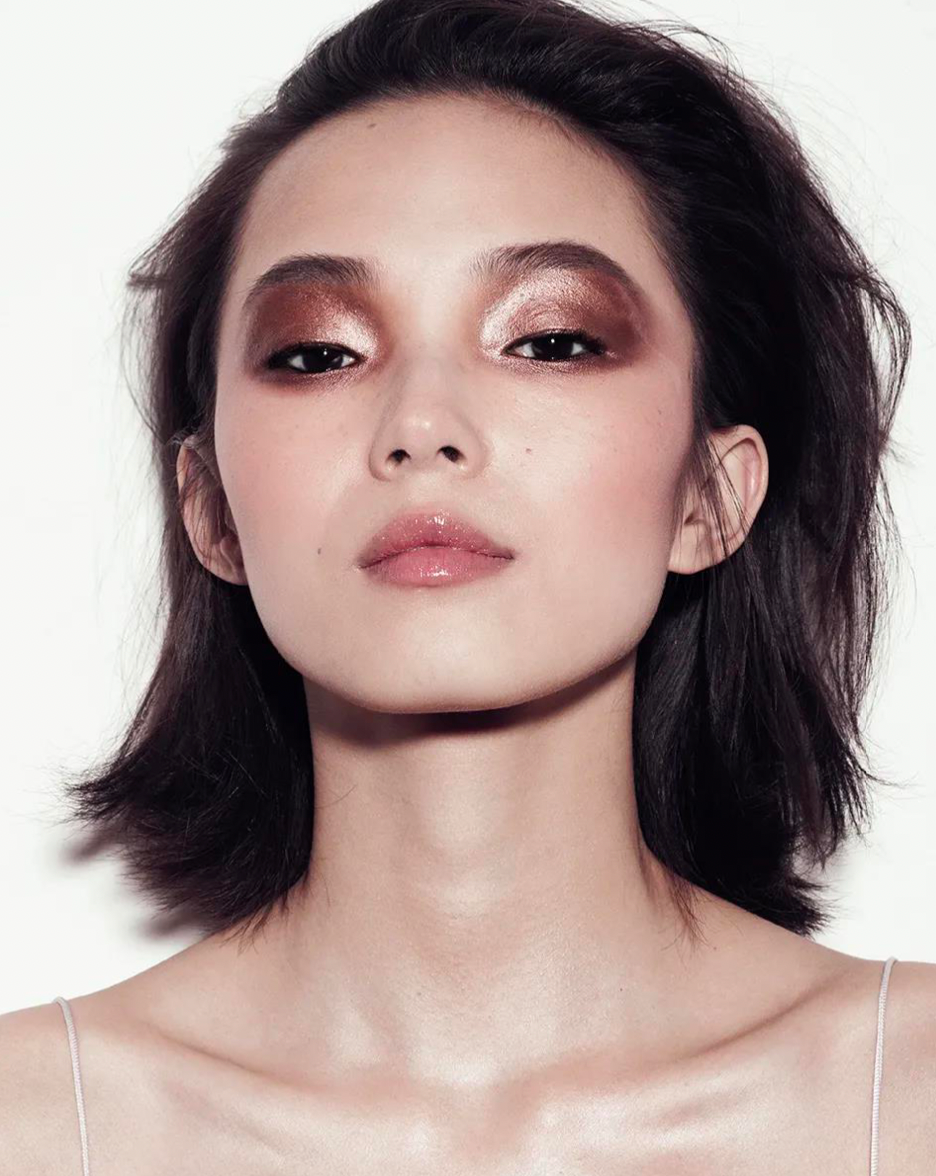 Mastering the Metallic Eyeshadow Look